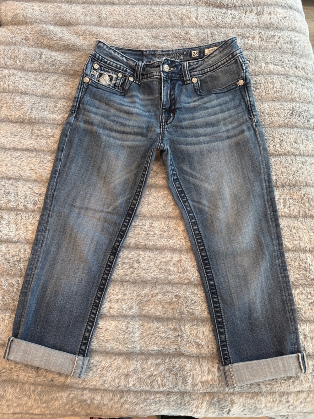 Miss Me Women’s Mid Wash Blue Capris Jeans
